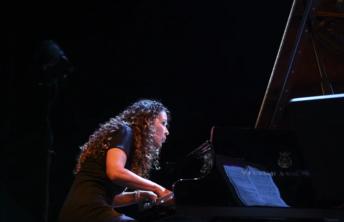 Coolturalia - NEW YORK IS NOW - SYLVIE COURVOISIER