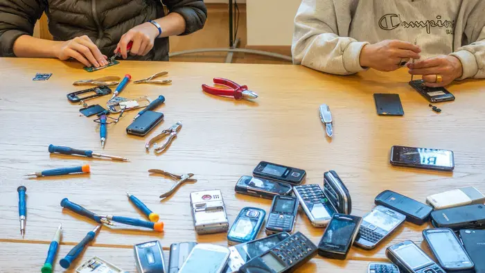 Coolturalia - Smartphone Disassembly Workshop