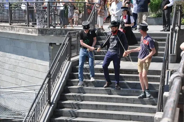 Coolturalia - Balades Théâtralisées - From One Shore to the Other