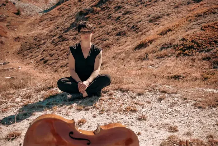 Coolturalia - Sara Oswald — Bivouac