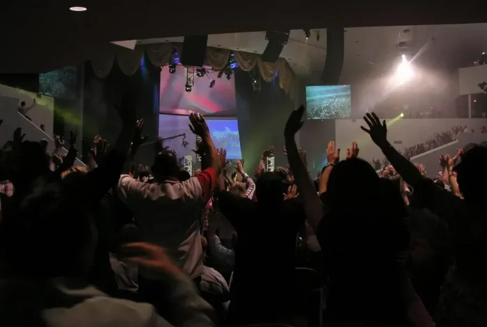 Coolturalia - The Charismatic Offensive: How Pentecostalism Is Redrawing Global Politics