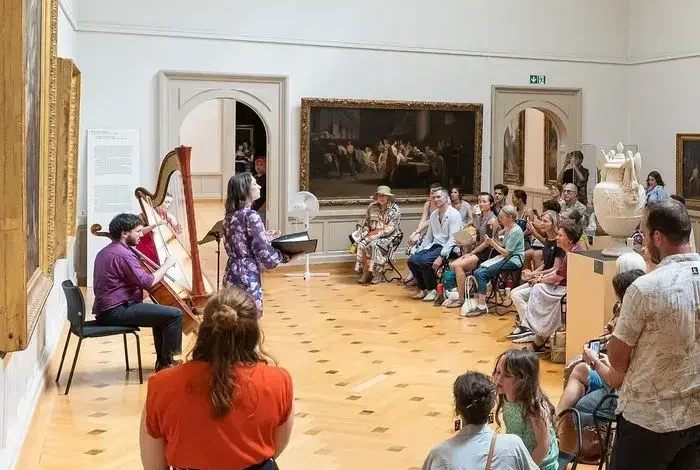 Coolturalia - Composing and Painting as Women: Shared Struggles?