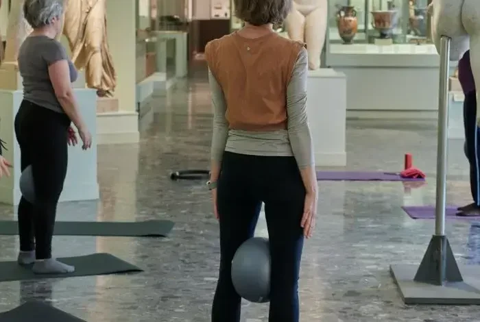 Coolturalia - Pilates facing Artwork