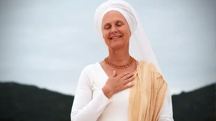 Coolturalia - Snatam Kaur — Living Light